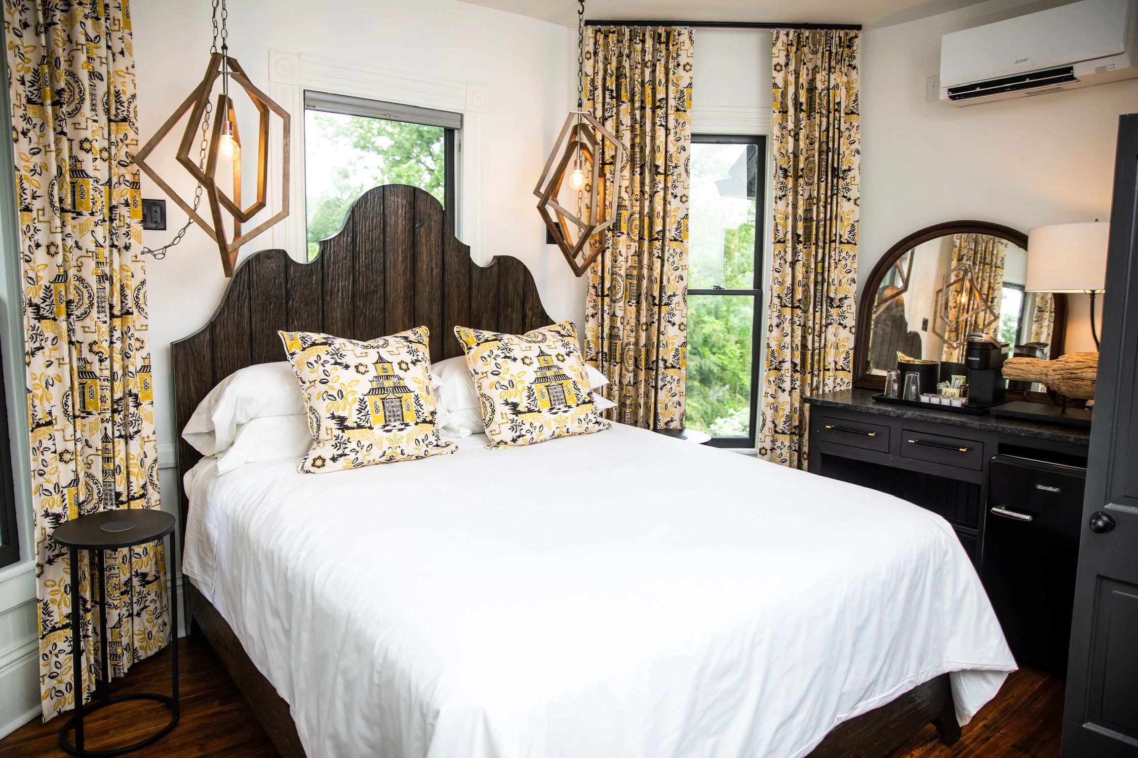 Room 203 detail