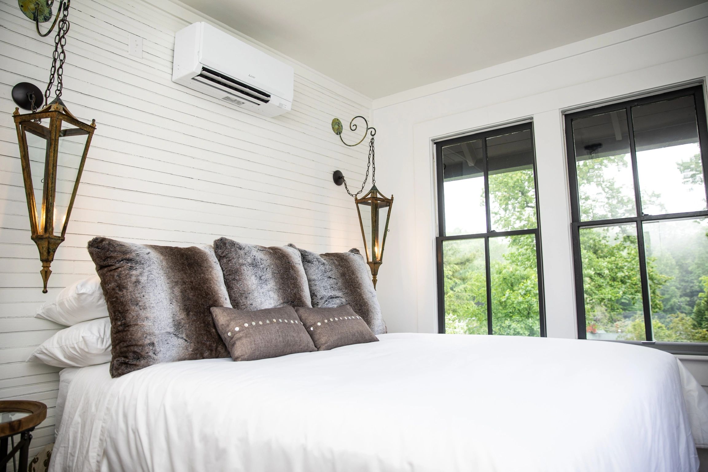Room 206 detail